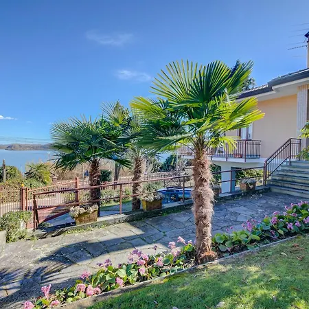 Blooming Cos With Garden And View Villa