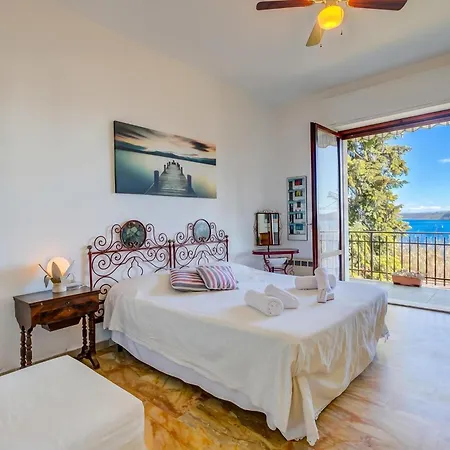 Blooming Villa Cos With Garden And Lake View *
